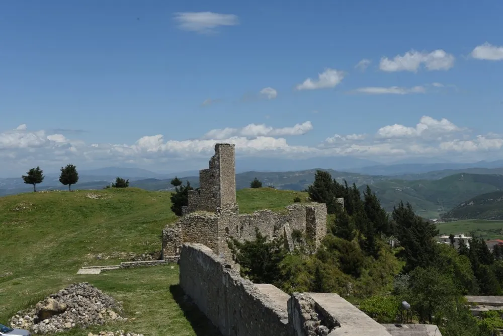 Kaninë Castle